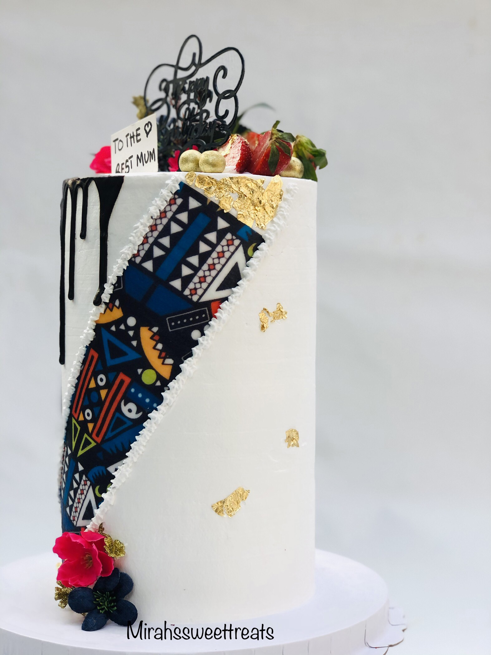 6 inches WC cake (4 preferred flavours with extra design)