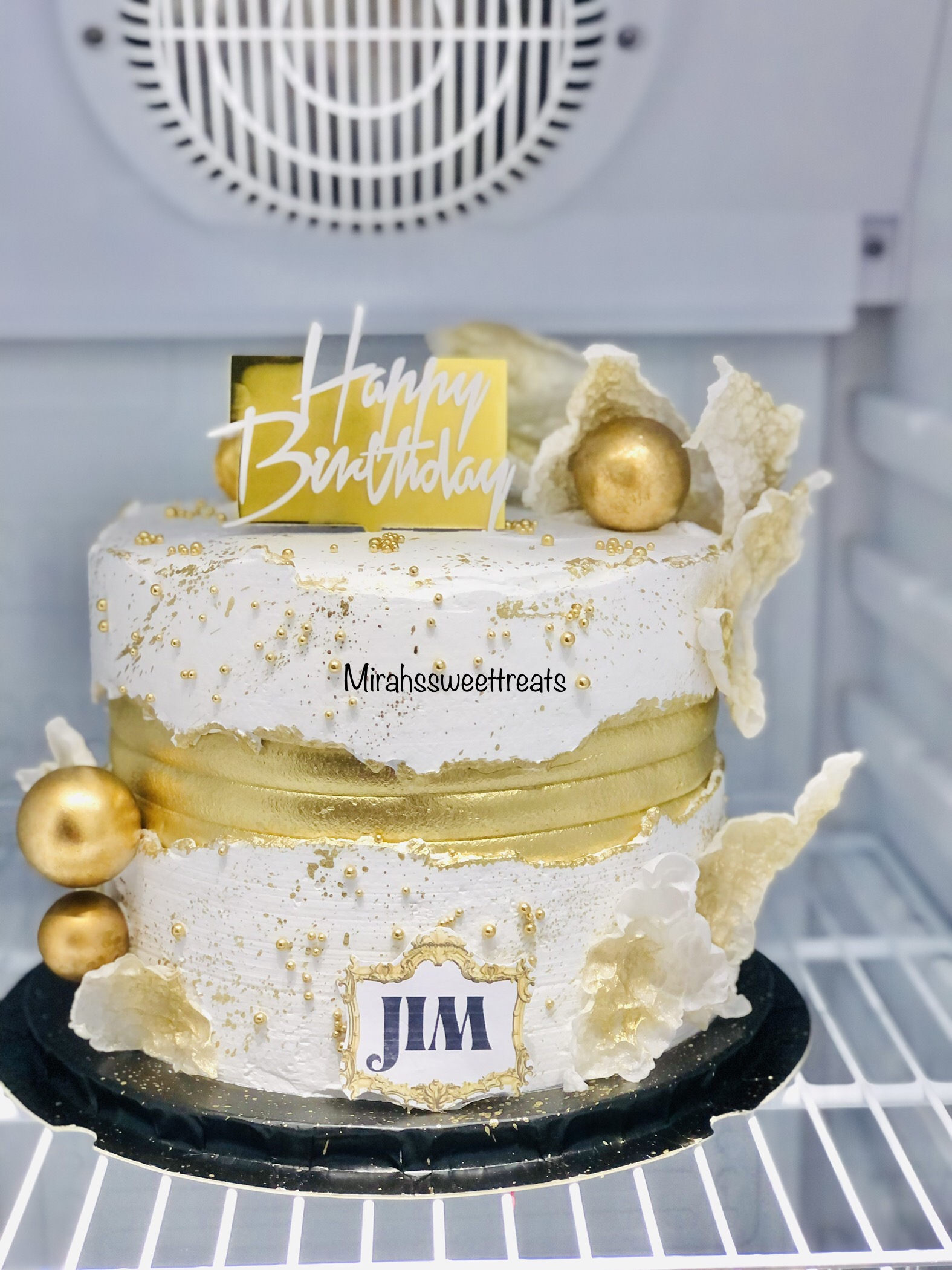 8 inches WC cake (3 preferred flavours )