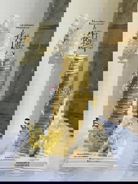 6 inches WC cake (4 preferred flavours with extra design)