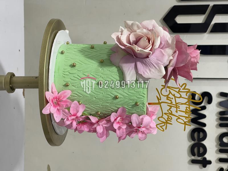 5" Cake - Italian Meringue Buttercream 
 3 Flavors/Layers 