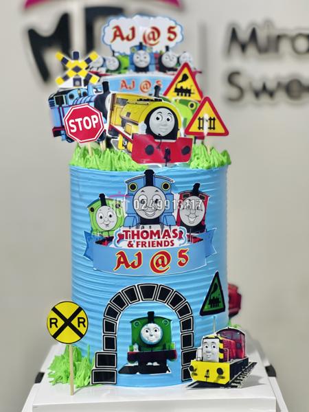 6 inches WC Cake (3 preferred flavours with cartoon characters)